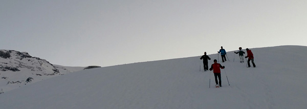 Schneeschuhtour zum Fondueplausch im Iglu