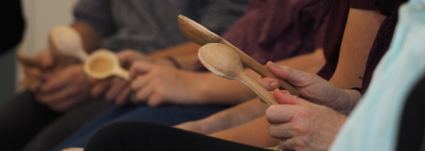 Atelier musical cuillère en bois - La batterie dans une main