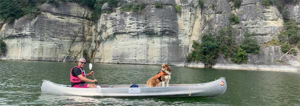 Hiking and canoeing on Lake Gruyère