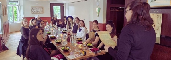 Krimidinner mit Rollenspiel
