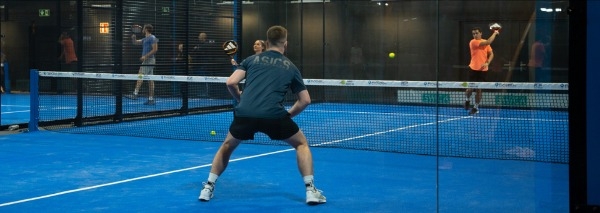 Padel und Action Painting für Teams