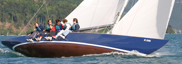 Sailing trip on Lake Thun with aperitif