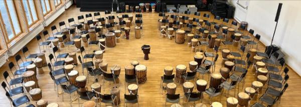 Drumcircle – playful communication through rhythm