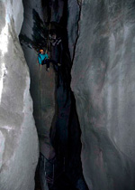 Descente sur câble dans la gorge du Choleron