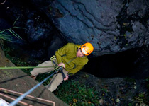 Descente sur câble dans la gorge du Choleron