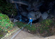 Descente sur câble dans la gorge du Choleron