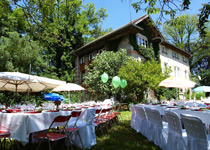 Feiern in der Gartenvilla
