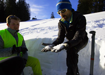 Snow shoe tour with an avalanche expert