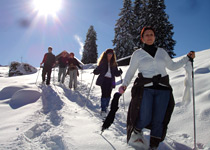 La Suisse, paradis de la raquette à neige