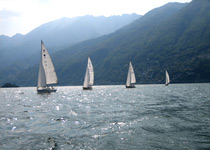 Faire de la voile sur le lac Majeur