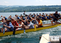 Teamentwicklung im Drachenboot