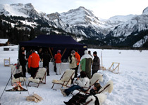 Apéro hivernal au bar de neige