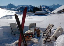 Apéro hivernal au bar de neige