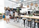 Teamkochen in der ehemaligen Industriehalle