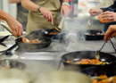 Cuisiner en équipe dans un hôtel pour séminaires