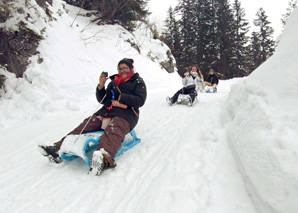 Plaisir de la luge dans l'Oberland bernois